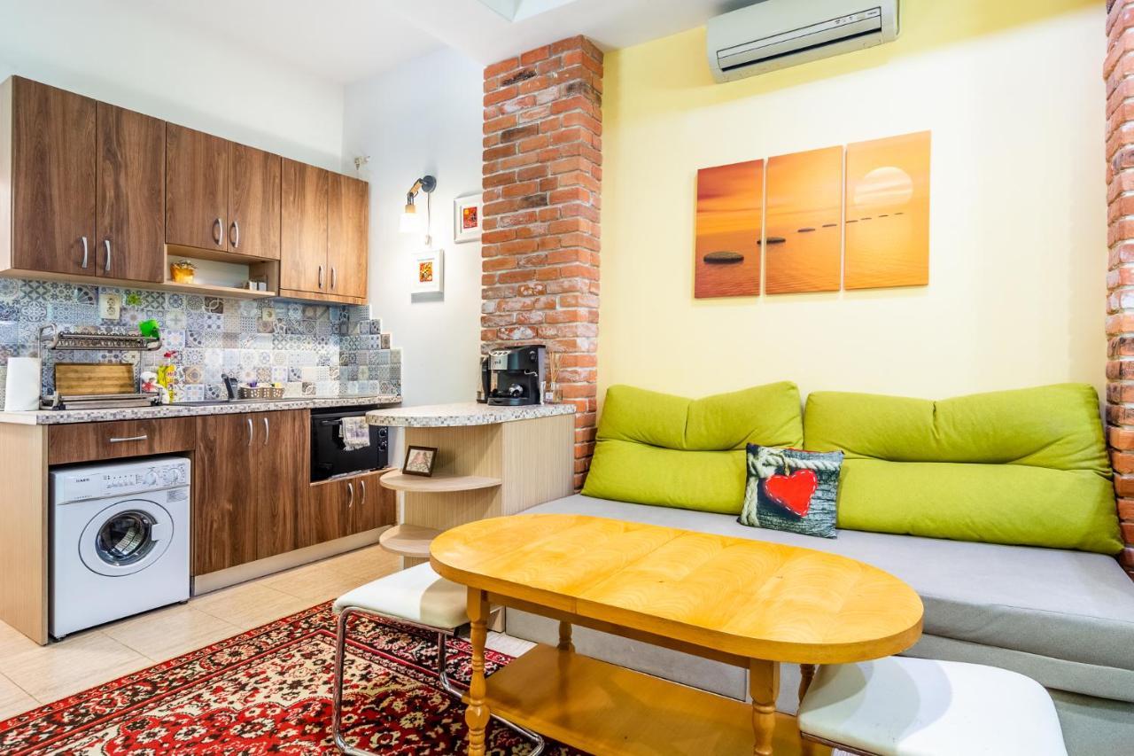Barcelona Colorful Central Studio W Green Backyard София Экстерьер фото